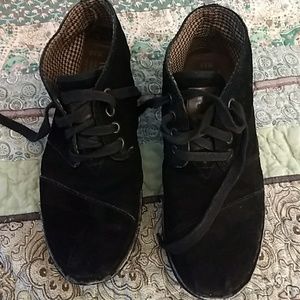 Black Tom shoes